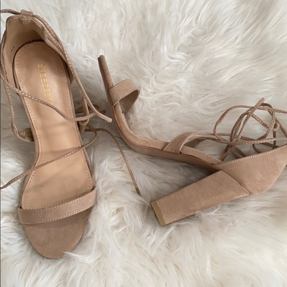 Size 7 1/2 heels “shoe dazzle”